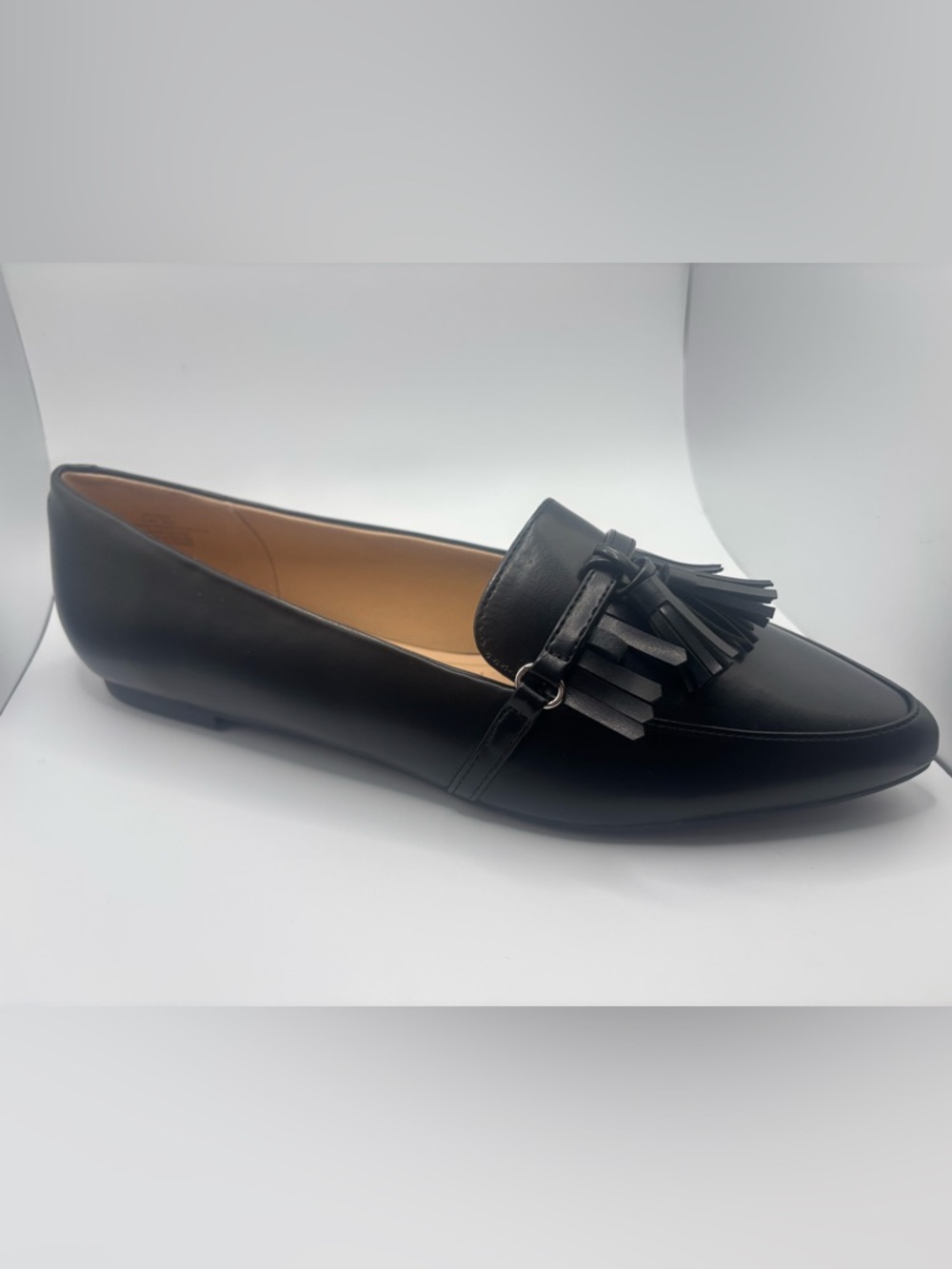 Journey Collection Women’s Jannah Tassel Pointed Toe Flats Black Size 10